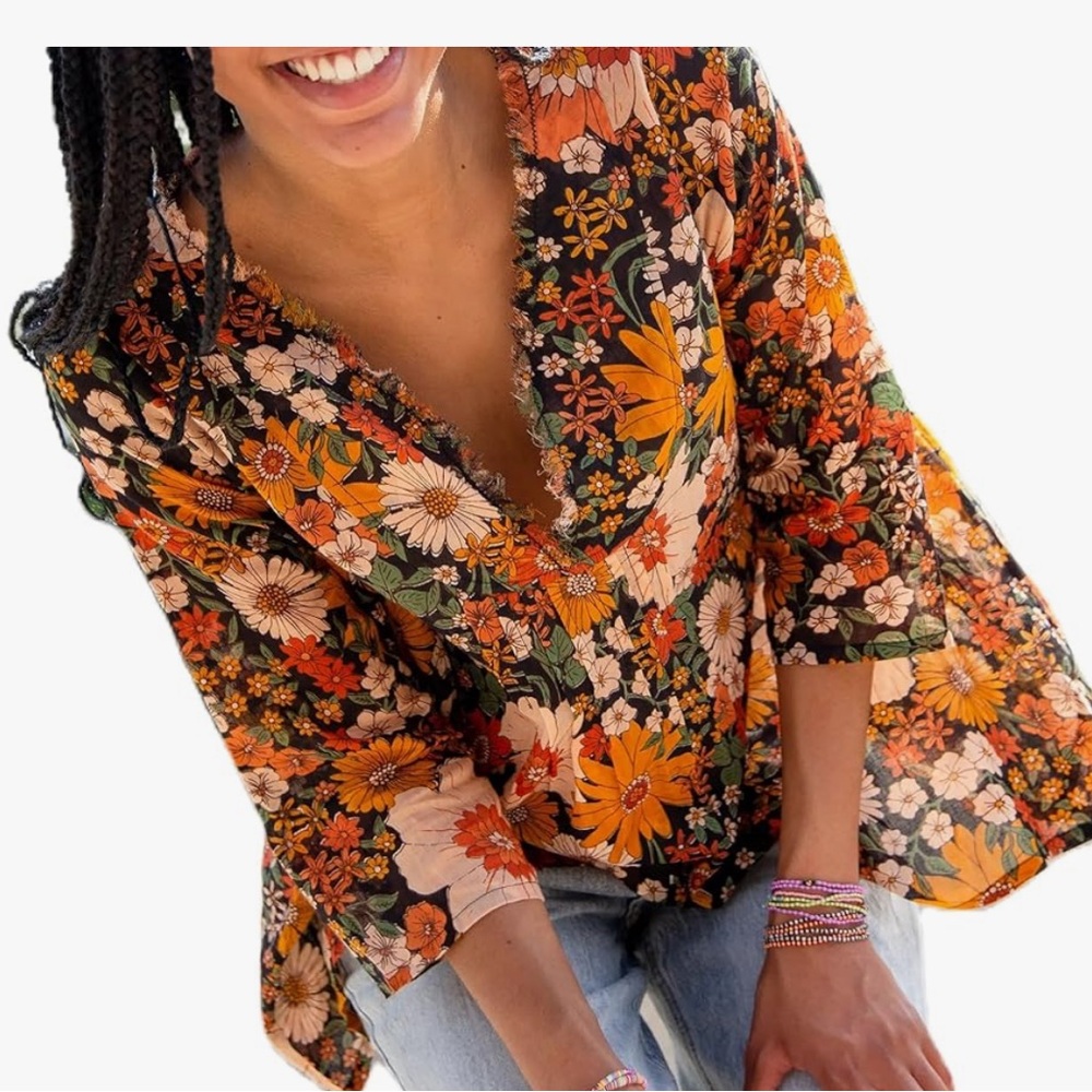 NATURAL LIFE Vintage Floral top- minor damage on sleeve.